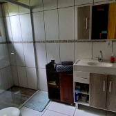 Terreno de dois hectares com casa e cabana � venda